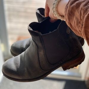 Ugg winter boots